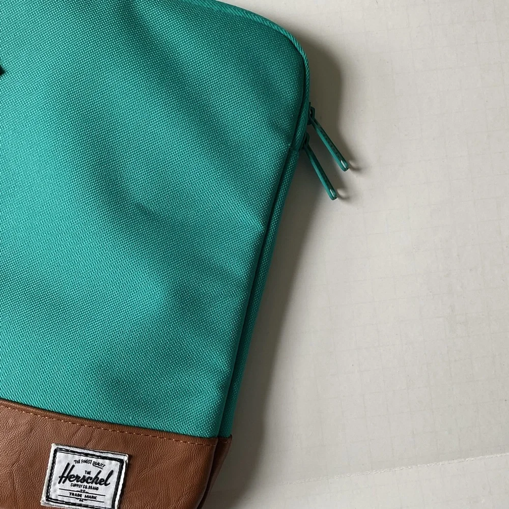 Herschel Supply Co. Heritage Sleeve for 15” Laptop